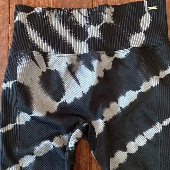 Pink leggings - Picture 2 of 5